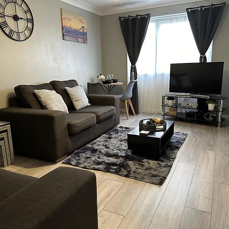 Modern Cosy Warm Home With Free Parking Chelmsford Esterno foto