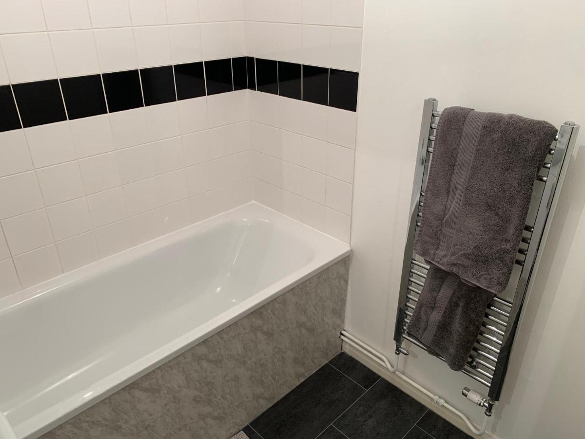 Modern Cosy Warm Home With Free Parking Chelmsford Esterno foto